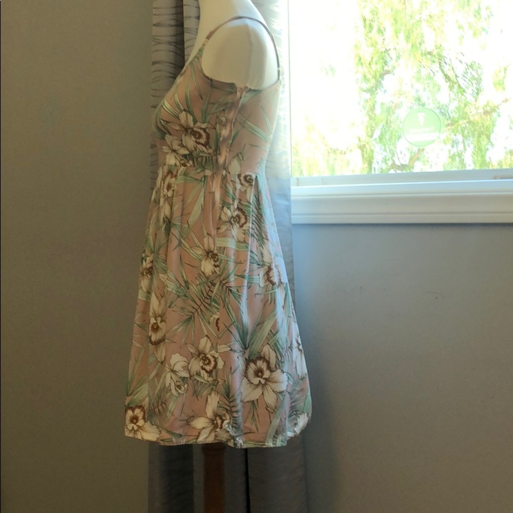 ELA pale pink floral dress - Picture 2 of 5